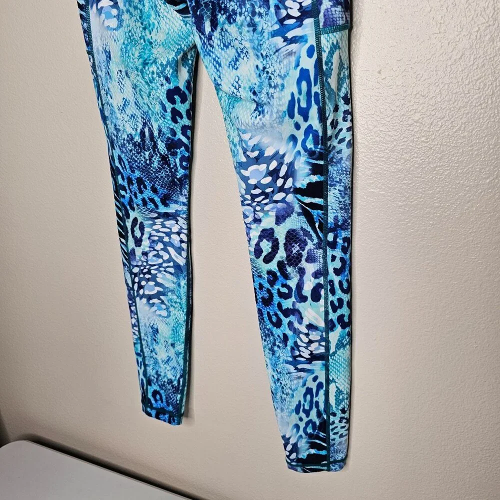 Constantly Varied Gear XS Wild Thing Blue Animal Print Leggings Pockets - Picture 8 of 10